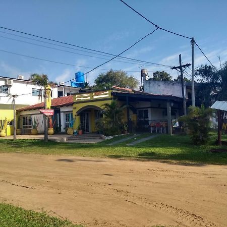 Hostería Niemanu Paso de la Patria Exterior foto
