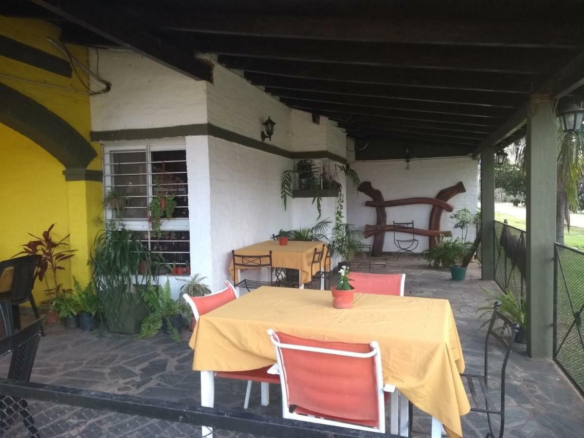 Hostería Niemanu Paso de la Patria Exterior foto
